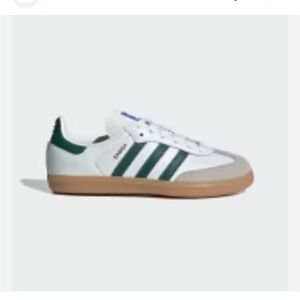 Adidas Samba OG low leather trainers. These sneaks are lightly worn.